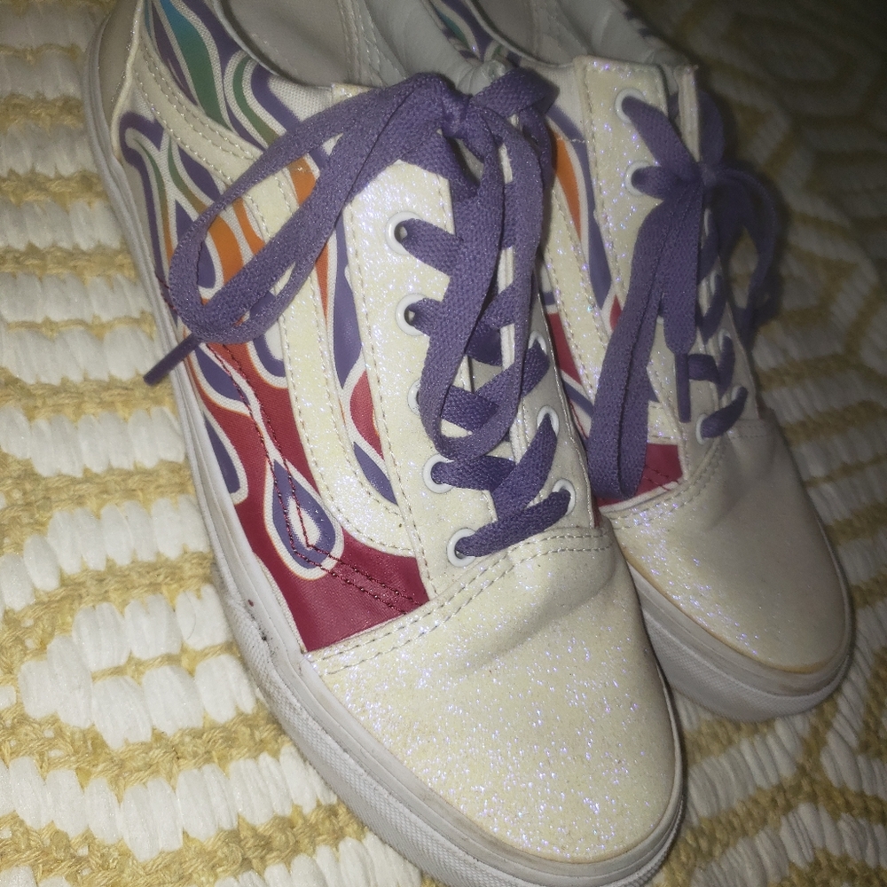Vans - Picture 2 of 3